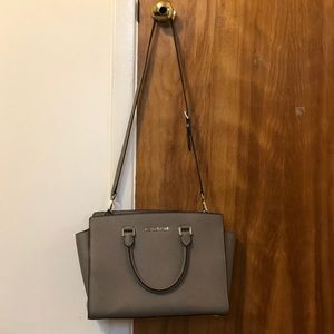 MICHAEL KORS HANDBAG (used)